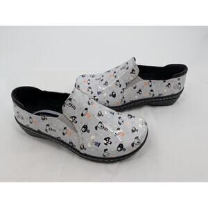 Women's Klogs Footwear Moxy Cartoon Puppy Clogs 7 Wide Leather Barely Worn Vet